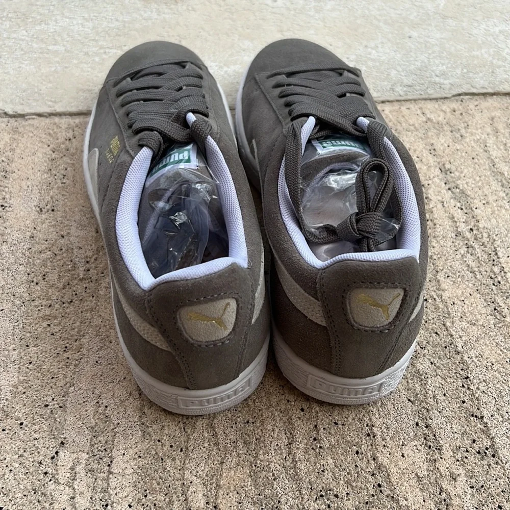 Puma Suede Classic* Steeple Gray and White 352634 66. Size 8. NWT.0 - Picture 2 of 7